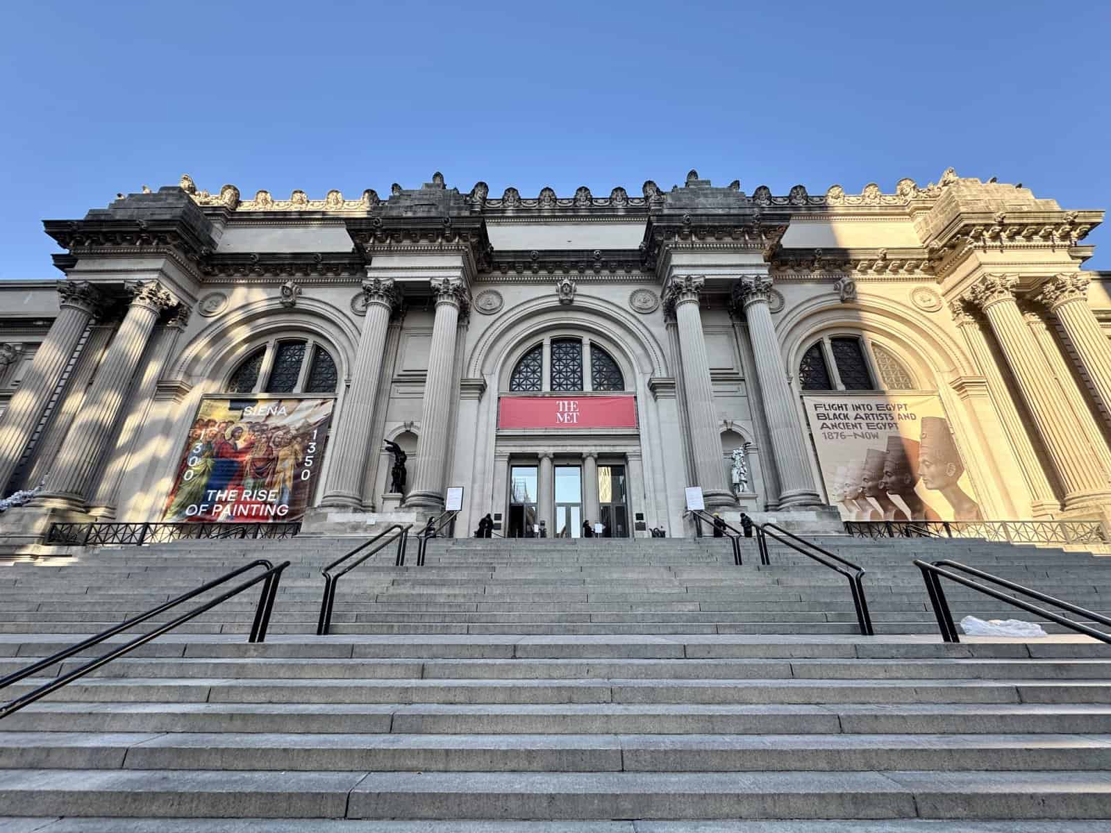 front entrance to the Metropolitan Museum of Art in New York City