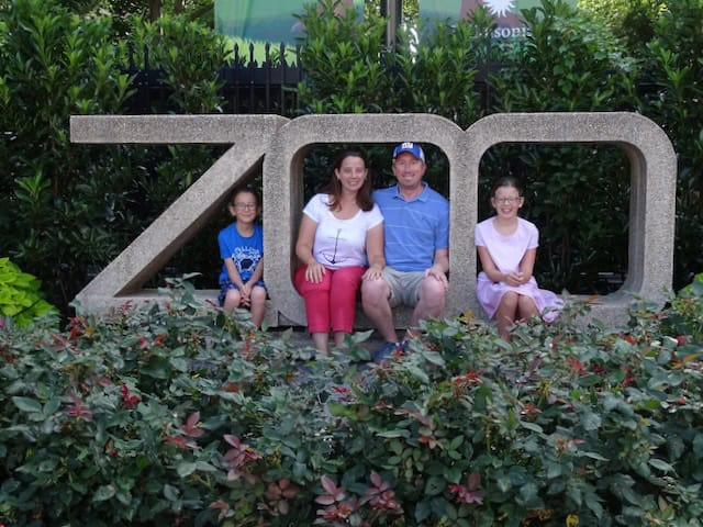 sign at entrance at National Zoo in Washington DC