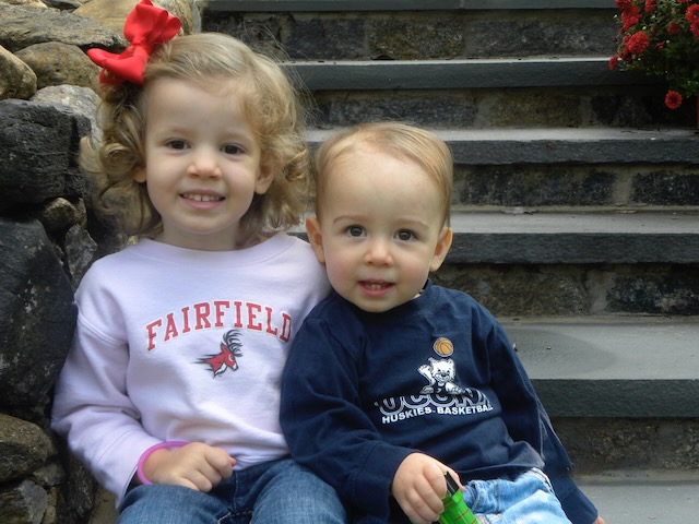 kids in Fairfield University and UCONN sweatshirts